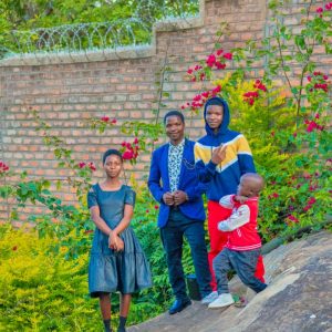 Mayitanidwe Choir - Musaleme Yesu akubwera